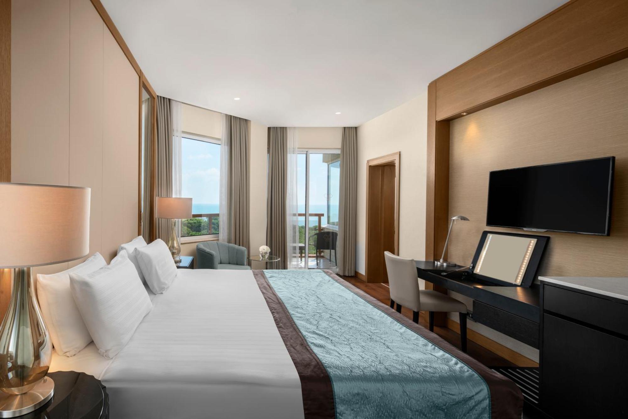 Junior Suite with Garden View