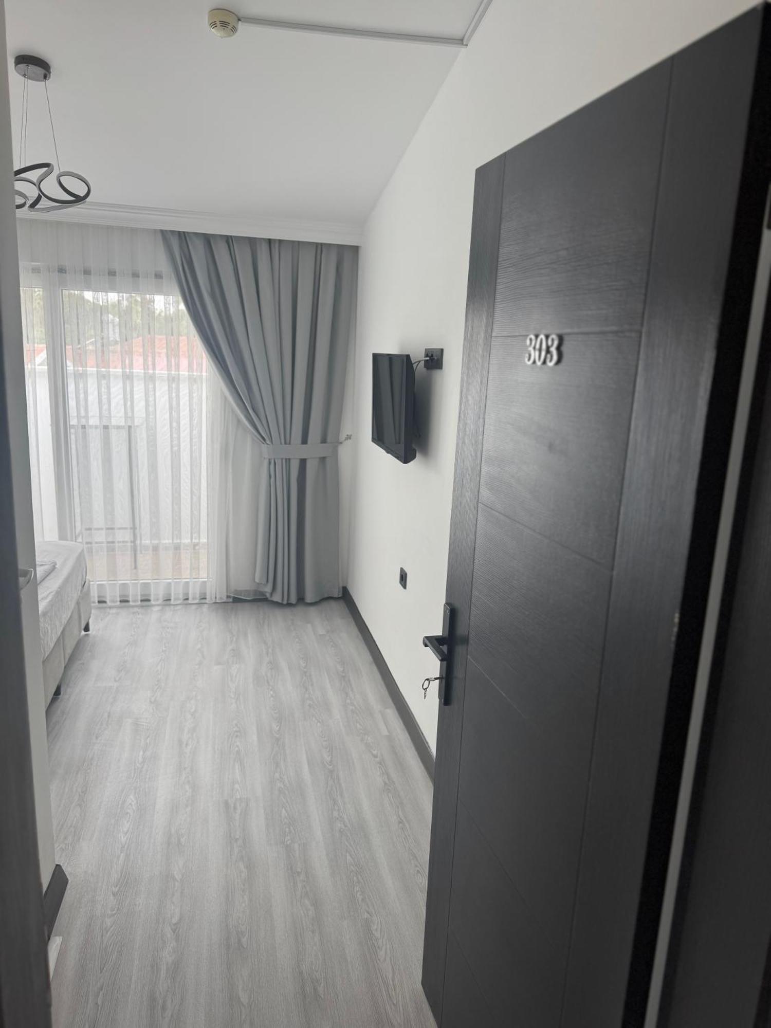 Large Double Room,1651242718:JPEG