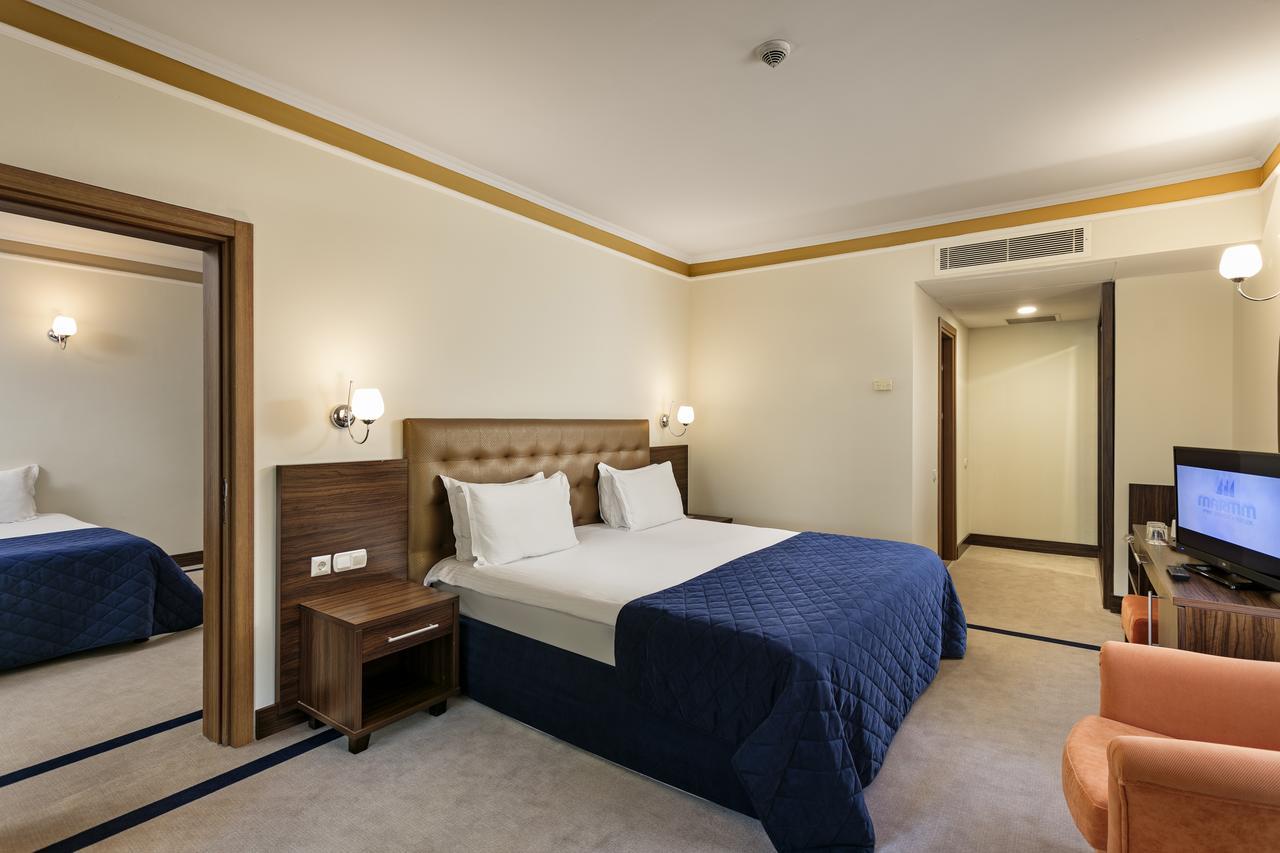 Club Garden Family Room,641755665:JPEG