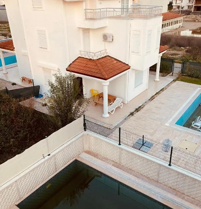 Love Villa Private Pool-1