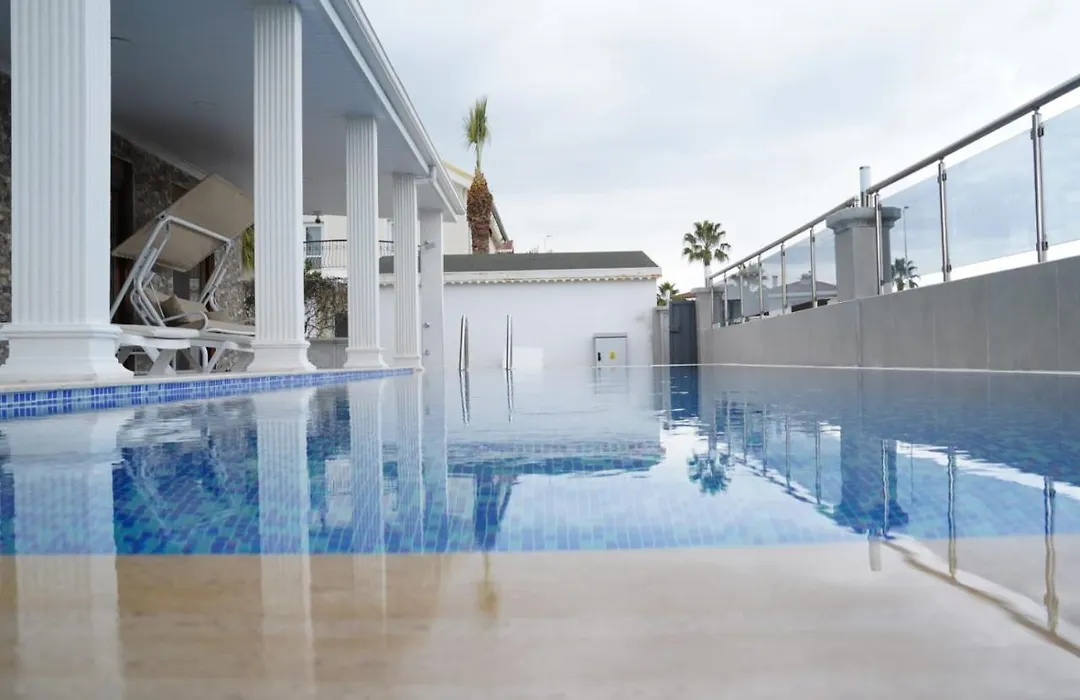 Gorgeous Villa With Private Pool In Antalya-1