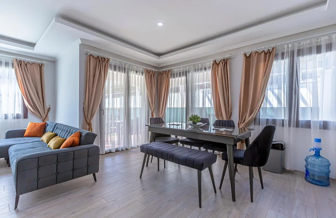 Cozy 2 Bedroom Apartment-1