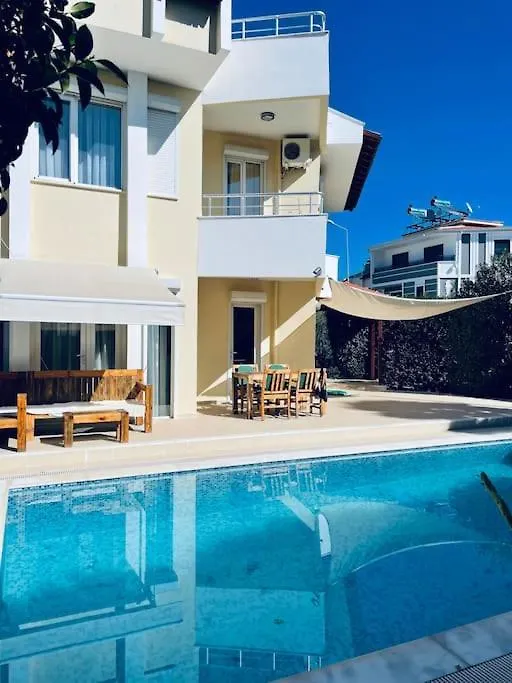 Excellent 3 Storey Villa With A Swimming Pool-1