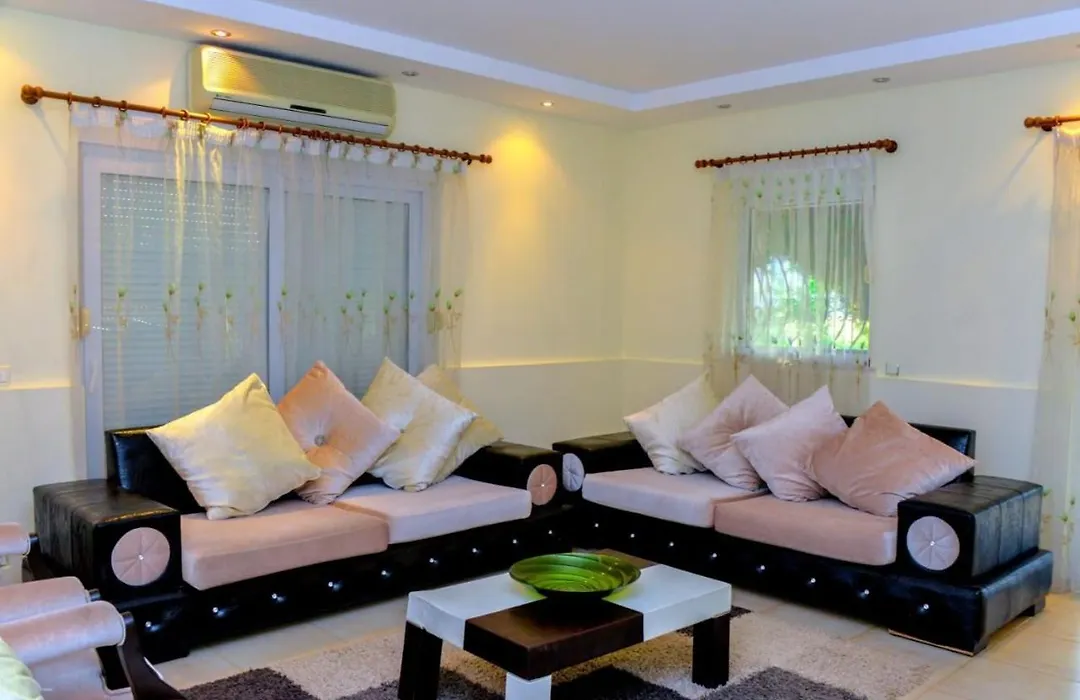 Gorgeous Secluded Villa With Private Pool And Bbq-1