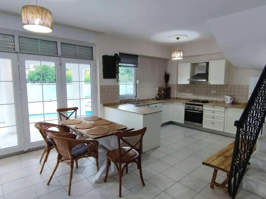 Beautiful Villa With Swimming Pool & Garden-1