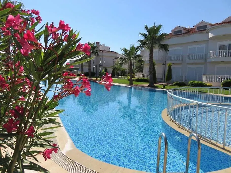 Sleeps 4, Spacious Villa With Shared Pool In Site - Awz 262-1