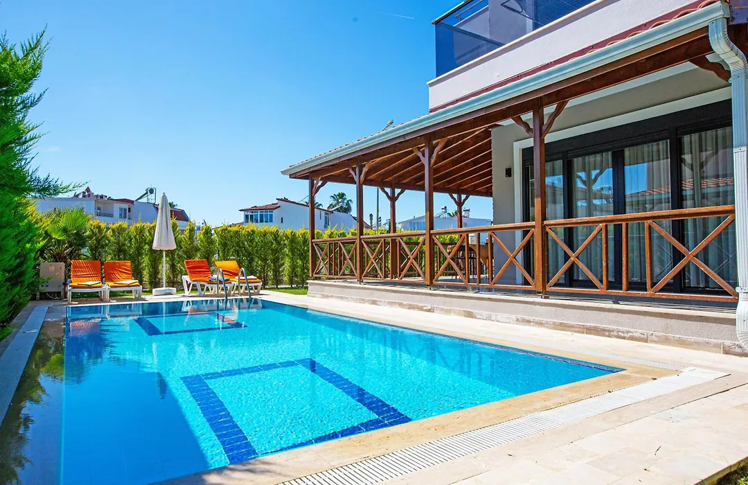 Paradise Town Villa Lisa-1