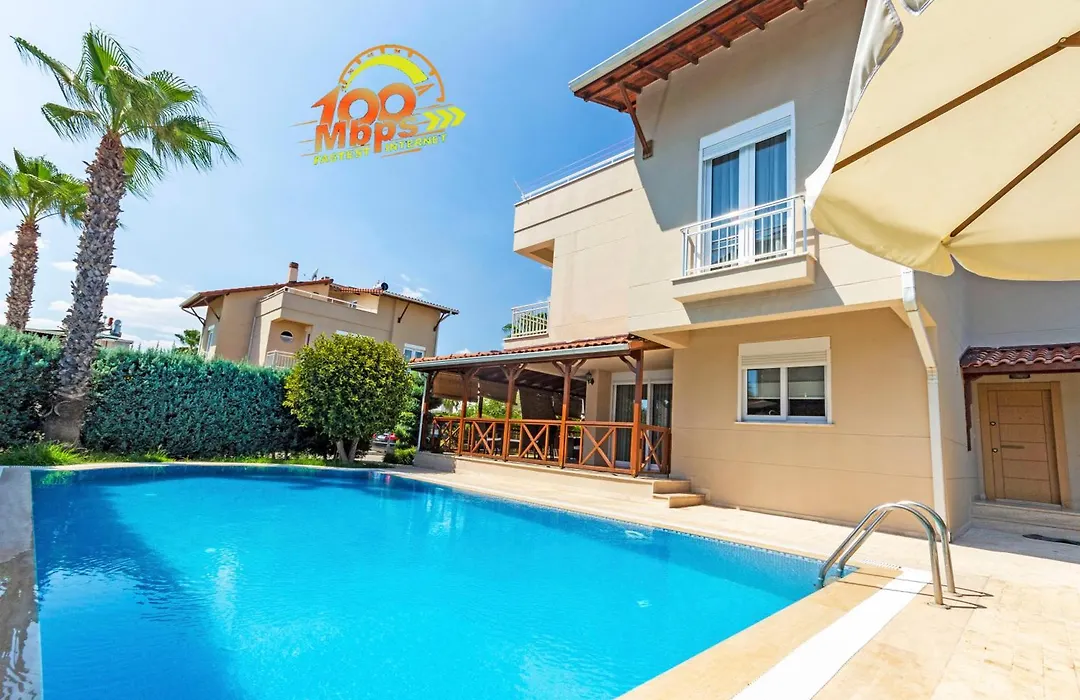 Paradise Town Villa Lucky-1