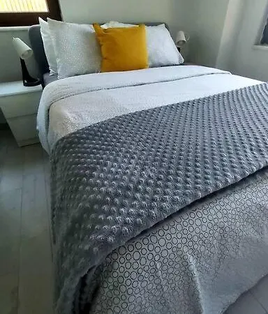 Mountain View - Stunning 2 Bedroom Apartment-3