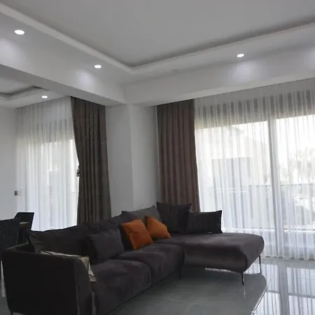 Sleeps 8, Duplex Apartment With Shared Pool - Awz 240-2