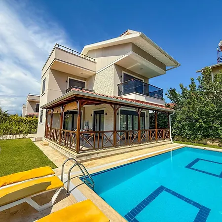 Paradise Town Villa Lisa-3