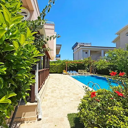 Paradise Town Villa Royal-3