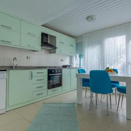 Villa Fadi Family Home-3