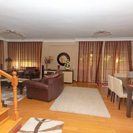 Paradise Town Villa Hadrian 100 Mbps Free Wifi-3